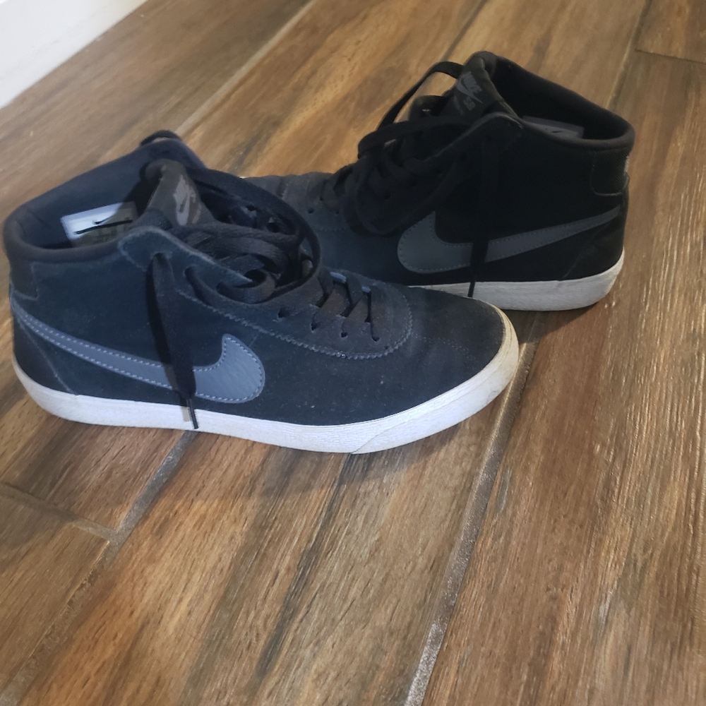 Nike SB Black and White Suede Sneakers